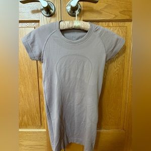 Lululemon periwinkle tshirt